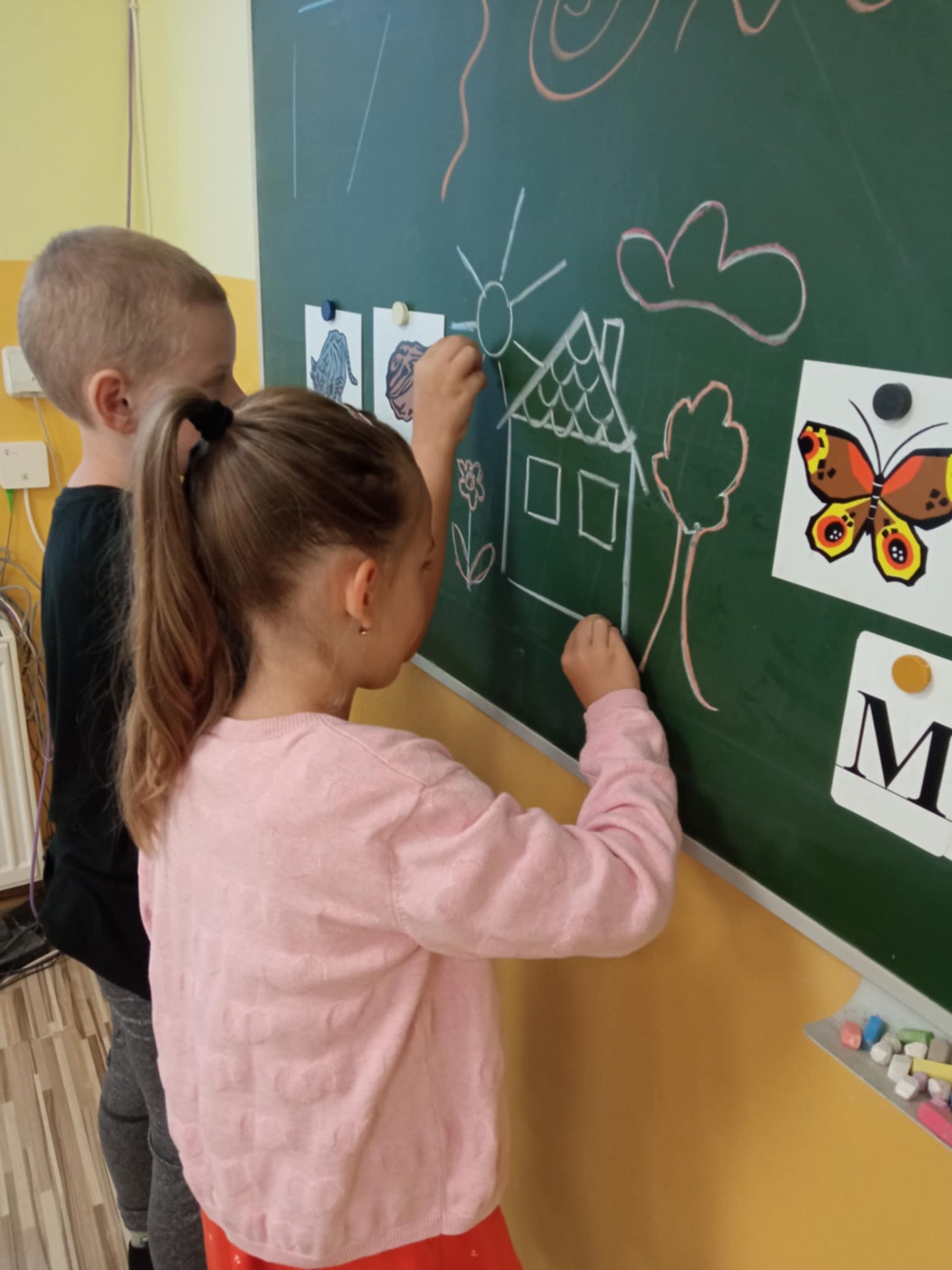 1.ročník Matematika - Krivé a rovné čiary